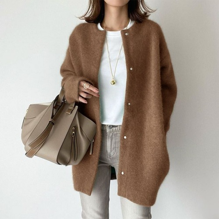 Chloé | Elegant Cardigan