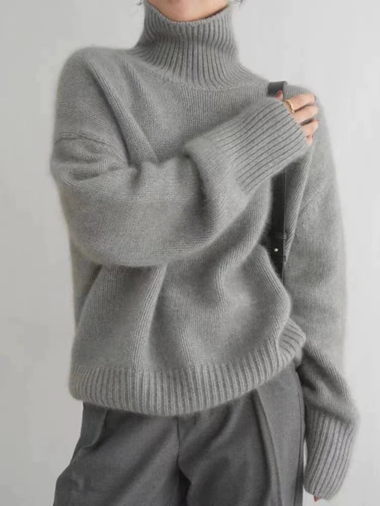 Isabella | Elegant Turtleneck