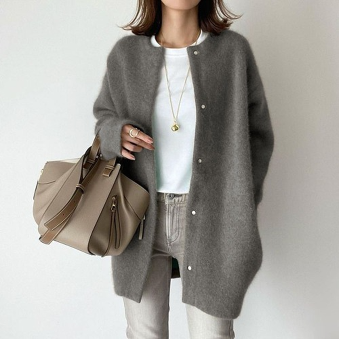 Chloé | Elegant Cardigan